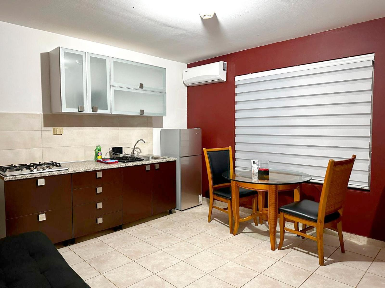 Ladybugs Apartments Palm Beach Exterior photo